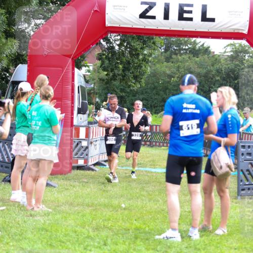 21.06.2026 - 29. Vierlanden-Triathlon Andreas Tolksdorf http://msf.ph/oto/9914698 21.06.2026 11:27:53 Ziel 328, 396 meine-sportfotos.de