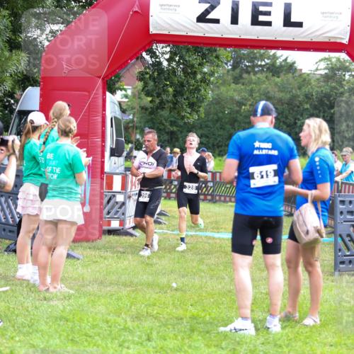 21.06.2026 - 29. Vierlanden-Triathlon Andreas Tolksdorf http://msf.ph/oto/9914702 21.06.2026 11:27:54 Ziel 328, 396 meine-sportfotos.de