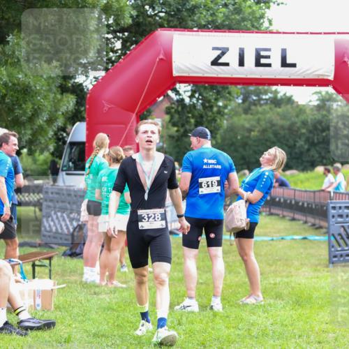 21.06.2026 - 29. Vierlanden-Triathlon Andreas Tolksdorf http://msf.ph/oto/9914714 21.06.2026 11:28:01 Ziel 591 meine-sportfotos.de