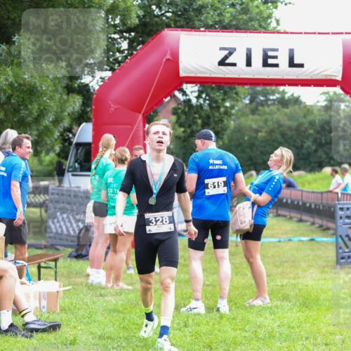 21.06.2026 - 29. Vierlanden-Triathlon Andreas Tolksdorf http://msf.ph/oto/9914716 21.06.2026 11:28:01 Ziel 591 meine-sportfotos.de