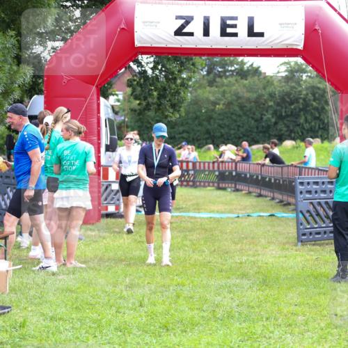 21.06.2026 - 29. Vierlanden-Triathlon Andreas Tolksdorf http://msf.ph/oto/9914725 21.06.2026 11:28:16 Ziel 599, 600, 602 meine-sportfotos.de