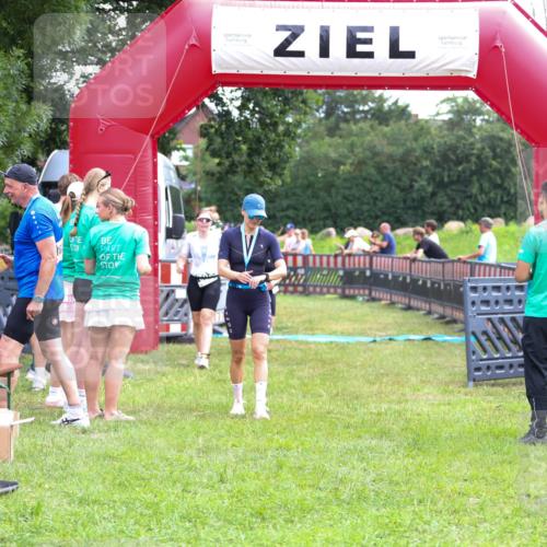 21.06.2026 - 29. Vierlanden-Triathlon Andreas Tolksdorf http://msf.ph/oto/9914726 21.06.2026 11:28:16 Ziel 599, 600, 602 meine-sportfotos.de