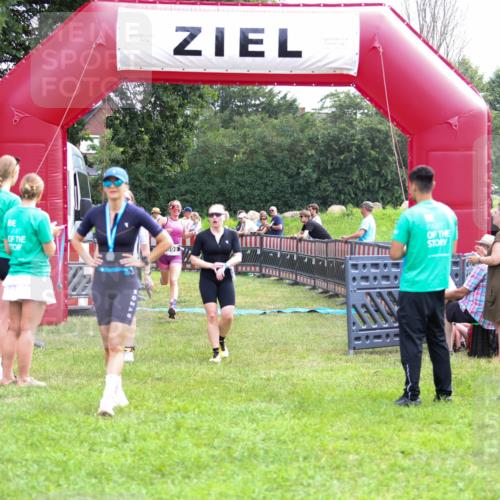 21.06.2026 - 29. Vierlanden-Triathlon Andreas Tolksdorf http://msf.ph/oto/9914728 21.06.2026 11:28:19 Ziel 599, 600, 602 meine-sportfotos.de