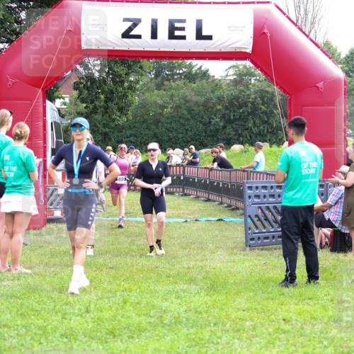 21.06.2026 - 29. Vierlanden-Triathlon Andreas Tolksdorf http://msf.ph/oto/9914729 21.06.2026 11:28:19 Ziel 599, 600, 602 meine-sportfotos.de