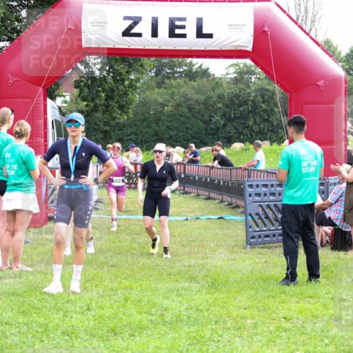 21.06.2026 - 29. Vierlanden-Triathlon Andreas Tolksdorf http://msf.ph/oto/9914733 21.06.2026 11:28:19 Ziel 599, 600, 602 meine-sportfotos.de