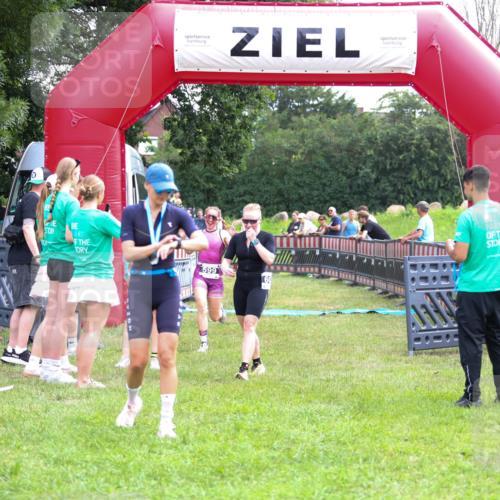 21.06.2026 - 29. Vierlanden-Triathlon Andreas Tolksdorf http://msf.ph/oto/9914738 21.06.2026 11:28:20 Ziel 599, 600 meine-sportfotos.de