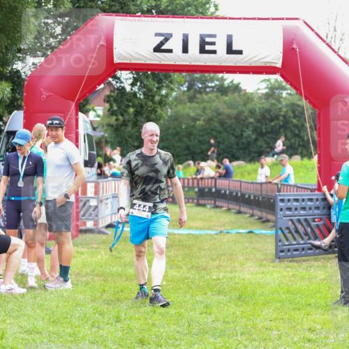 21.06.2026 - 29. Vierlanden-Triathlon Andreas Tolksdorf http://msf.ph/oto/9914775 21.06.2026 11:29:05 Ziel  meine-sportfotos.de