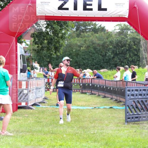 21.06.2026 - 29. Vierlanden-Triathlon Andreas Tolksdorf http://msf.ph/oto/9914782 21.06.2026 11:29:22 Ziel 427, 432, 623 meine-sportfotos.de
