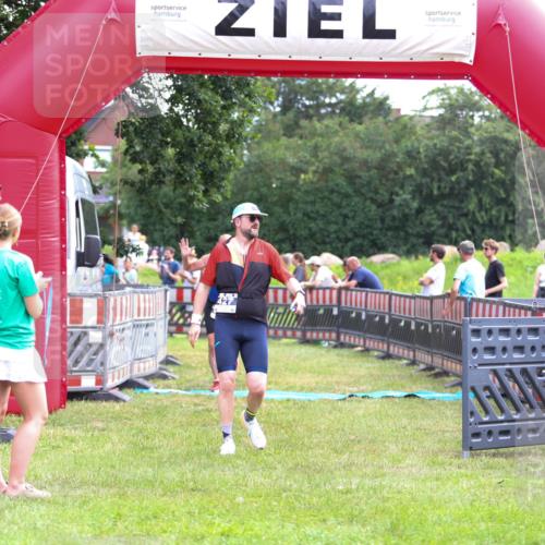 21.06.2026 - 29. Vierlanden-Triathlon Andreas Tolksdorf http://msf.ph/oto/9914784 21.06.2026 11:29:22 Ziel 427, 432, 623 meine-sportfotos.de