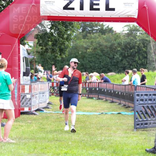 21.06.2026 - 29. Vierlanden-Triathlon Andreas Tolksdorf http://msf.ph/oto/9914790 21.06.2026 11:29:22 Ziel 427, 432, 623 meine-sportfotos.de