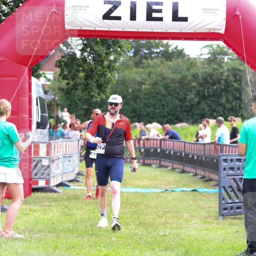21.06.2026 - 29. Vierlanden-Triathlon Andreas Tolksdorf http://msf.ph/oto/9914792 21.06.2026 11:29:23 Ziel 427, 432, 623 meine-sportfotos.de