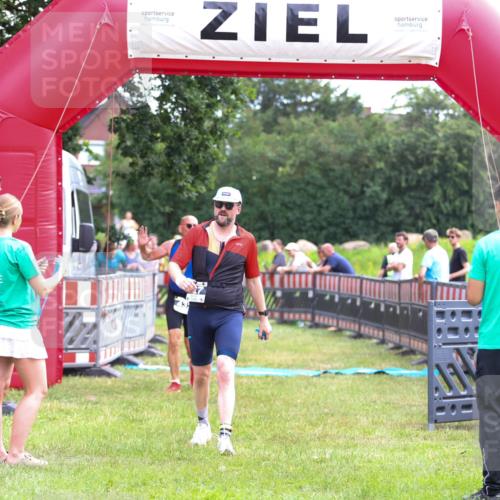 21.06.2026 - 29. Vierlanden-Triathlon Andreas Tolksdorf http://msf.ph/oto/9914793 21.06.2026 11:29:23 Ziel 427, 432, 623 meine-sportfotos.de