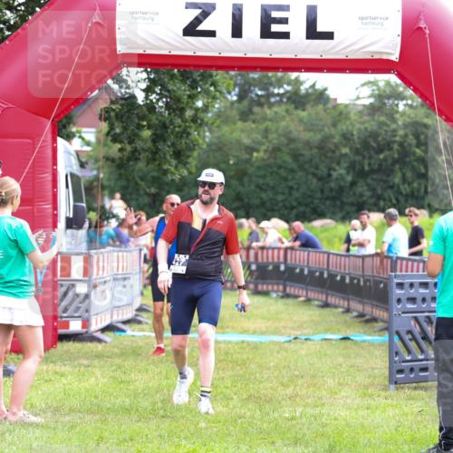21.06.2026 - 29. Vierlanden-Triathlon Andreas Tolksdorf http://msf.ph/oto/9914795 21.06.2026 11:29:23 Ziel 427, 432, 623 meine-sportfotos.de