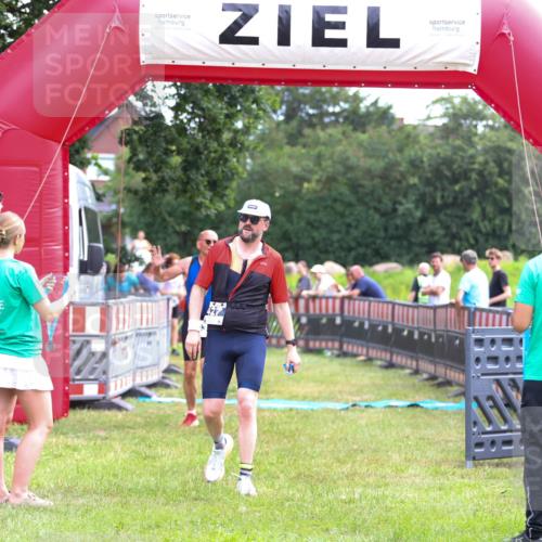 21.06.2026 - 29. Vierlanden-Triathlon Andreas Tolksdorf http://msf.ph/oto/9914796 21.06.2026 11:29:24 Ziel 427, 432, 623 meine-sportfotos.de