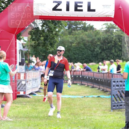 21.06.2026 - 29. Vierlanden-Triathlon Andreas Tolksdorf http://msf.ph/oto/9914798 21.06.2026 11:29:24 Ziel 427, 432, 623 meine-sportfotos.de