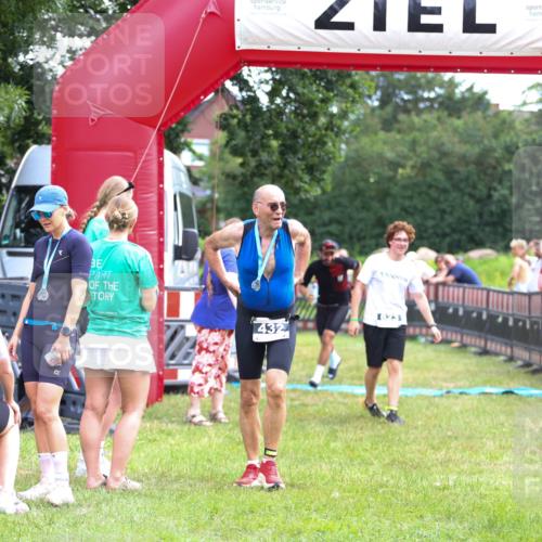 21.06.2026 - 29. Vierlanden-Triathlon Andreas Tolksdorf http://msf.ph/oto/9914808 21.06.2026 11:29:30 Ziel 81, 623 meine-sportfotos.de