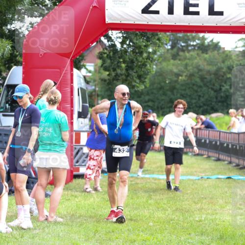 21.06.2026 - 29. Vierlanden-Triathlon Andreas Tolksdorf http://msf.ph/oto/9914810 21.06.2026 11:29:30 Ziel 81, 623 meine-sportfotos.de