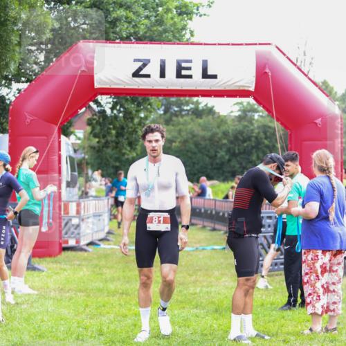 21.06.2026 - 29. Vierlanden-Triathlon Andreas Tolksdorf http://msf.ph/oto/9914842 21.06.2026 11:29:47 Ziel 404, 418, 530 meine-sportfotos.de