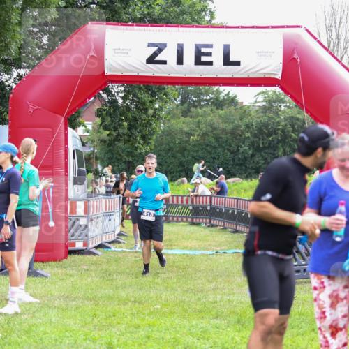 21.06.2026 - 29. Vierlanden-Triathlon Andreas Tolksdorf http://msf.ph/oto/9914847 21.06.2026 11:29:53 Ziel 404, 418, 530, 545 meine-sportfotos.de