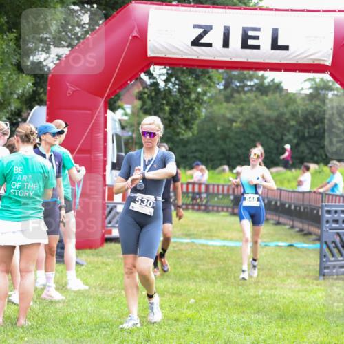 21.06.2026 - 29. Vierlanden-Triathlon Andreas Tolksdorf http://msf.ph/oto/9914857 21.06.2026 11:30:01 Ziel 404, 406, 545 meine-sportfotos.de