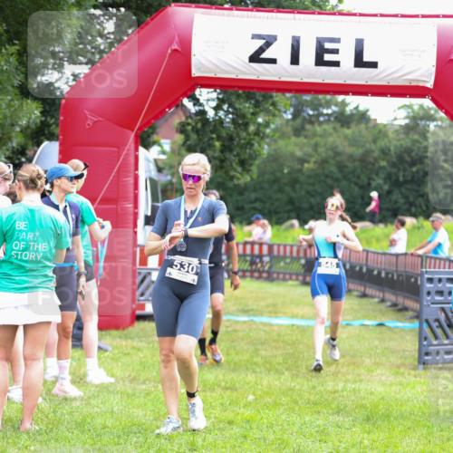 21.06.2026 - 29. Vierlanden-Triathlon Andreas Tolksdorf http://msf.ph/oto/9914858 21.06.2026 11:30:01 Ziel 404, 406, 545 meine-sportfotos.de
