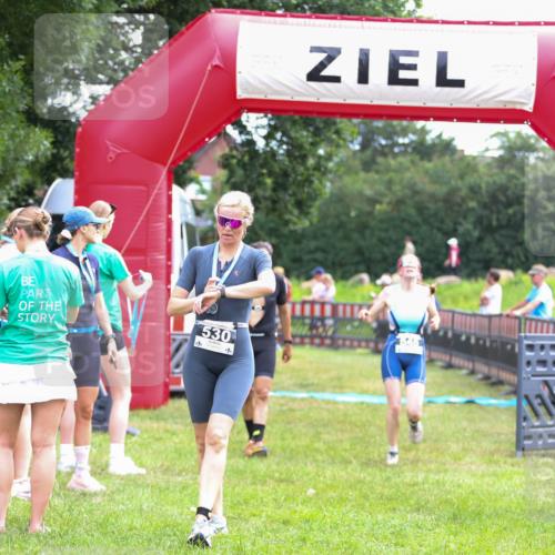 21.06.2026 - 29. Vierlanden-Triathlon Andreas Tolksdorf http://msf.ph/oto/9914862 21.06.2026 11:30:01 Ziel 404, 406, 545 meine-sportfotos.de