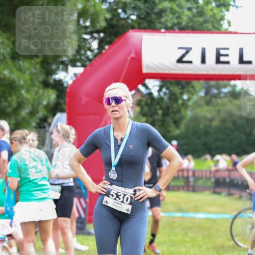 21.06.2026 - 29. Vierlanden-Triathlon Andreas Tolksdorf http://msf.ph/oto/9914873 21.06.2026 11:30:05 Ziel 406, 614 meine-sportfotos.de