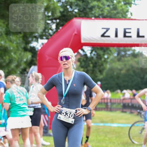 21.06.2026 - 29. Vierlanden-Triathlon Andreas Tolksdorf http://msf.ph/oto/9914874 21.06.2026 11:30:05 Ziel 406, 614 meine-sportfotos.de