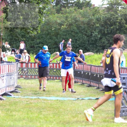 21.06.2026 - 29. Vierlanden-Triathlon Andreas Tolksdorf http://msf.ph/oto/9914898 21.06.2026 11:30:51 Ziel 615 meine-sportfotos.de