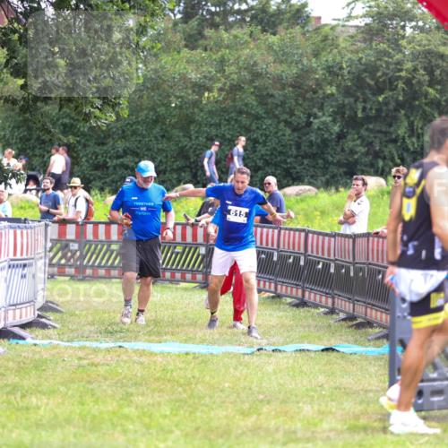 21.06.2026 - 29. Vierlanden-Triathlon Andreas Tolksdorf http://msf.ph/oto/9914902 21.06.2026 11:30:51 Ziel 615 meine-sportfotos.de
