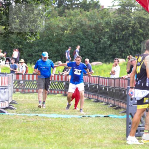 21.06.2026 - 29. Vierlanden-Triathlon Andreas Tolksdorf http://msf.ph/oto/9914903 21.06.2026 11:30:51 Ziel 615 meine-sportfotos.de