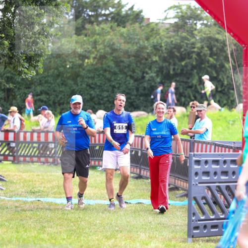 21.06.2026 - 29. Vierlanden-Triathlon Andreas Tolksdorf http://msf.ph/oto/9914914 21.06.2026 11:30:54 Ziel 615 meine-sportfotos.de