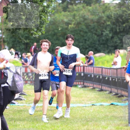 21.06.2026 - 29. Vierlanden-Triathlon Andreas Tolksdorf http://msf.ph/oto/9914927 21.06.2026 11:31:09 Ziel 338, 616, 622 meine-sportfotos.de