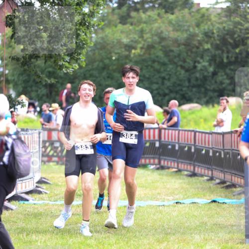 21.06.2026 - 29. Vierlanden-Triathlon Andreas Tolksdorf http://msf.ph/oto/9914928 21.06.2026 11:31:09 Ziel 338, 616, 622 meine-sportfotos.de