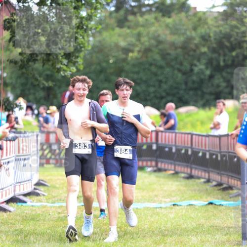 21.06.2026 - 29. Vierlanden-Triathlon Andreas Tolksdorf http://msf.ph/oto/9914930 21.06.2026 11:31:09 Ziel 338, 616, 622 meine-sportfotos.de