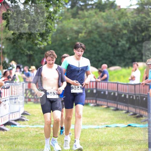 21.06.2026 - 29. Vierlanden-Triathlon Andreas Tolksdorf http://msf.ph/oto/9914932 21.06.2026 11:31:09 Ziel 338, 616, 622 meine-sportfotos.de