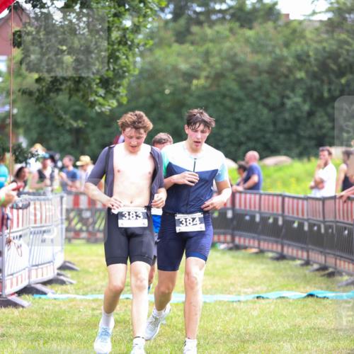 21.06.2026 - 29. Vierlanden-Triathlon Andreas Tolksdorf http://msf.ph/oto/9914934 21.06.2026 11:31:09 Ziel 338, 616, 622 meine-sportfotos.de