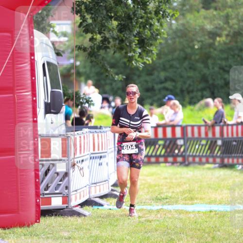 21.06.2026 - 29. Vierlanden-Triathlon Andreas Tolksdorf http://msf.ph/oto/9914960 21.06.2026 11:31:54 Ziel 604 meine-sportfotos.de