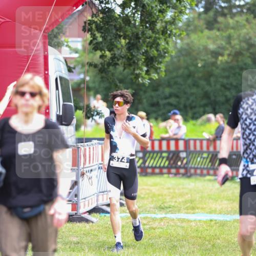 21.06.2026 - 29. Vierlanden-Triathlon Andreas Tolksdorf http://msf.ph/oto/9914972 21.06.2026 11:32:02 Ziel 581 meine-sportfotos.de
