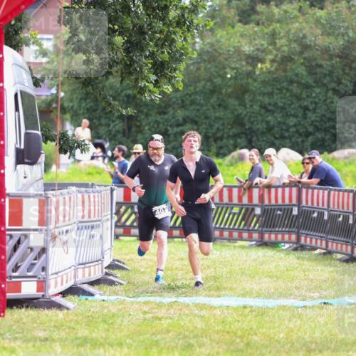 21.06.2026 - 29. Vierlanden-Triathlon Andreas Tolksdorf http://msf.ph/oto/9914995 21.06.2026 11:32:21 Ziel 403 meine-sportfotos.de