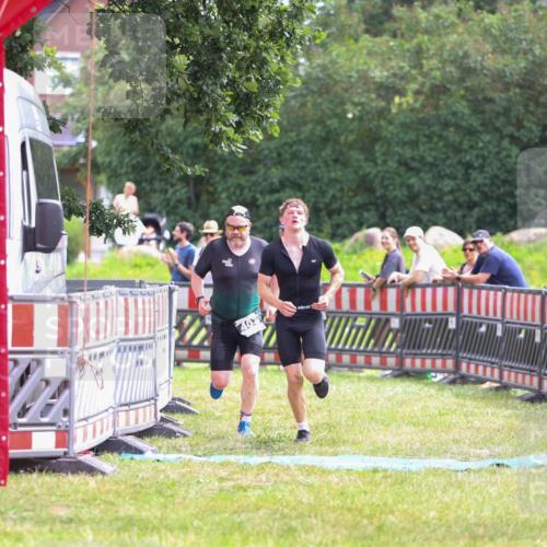 21.06.2026 - 29. Vierlanden-Triathlon Andreas Tolksdorf http://msf.ph/oto/9914996 21.06.2026 11:32:21 Ziel 403 meine-sportfotos.de