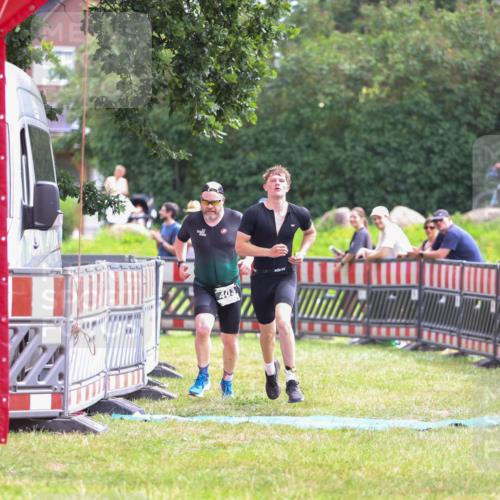 21.06.2026 - 29. Vierlanden-Triathlon Andreas Tolksdorf http://msf.ph/oto/9914998 21.06.2026 11:32:21 Ziel 403 meine-sportfotos.de