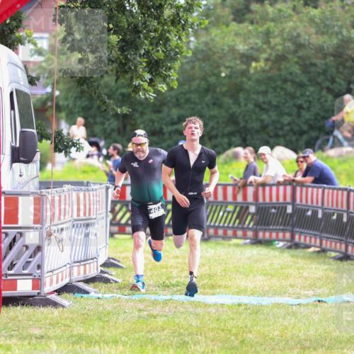 21.06.2026 - 29. Vierlanden-Triathlon Andreas Tolksdorf http://msf.ph/oto/9915000 21.06.2026 11:32:21 Ziel 403 meine-sportfotos.de