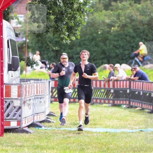 21.06.2026 - 29. Vierlanden-Triathlon Andreas Tolksdorf http://msf.ph/oto/9915004 21.06.2026 11:32:22 Ziel 403 meine-sportfotos.de