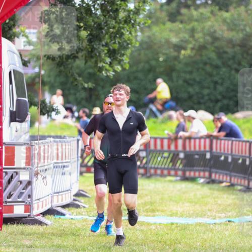 21.06.2026 - 29. Vierlanden-Triathlon Andreas Tolksdorf http://msf.ph/oto/9915005 21.06.2026 11:32:22 Ziel 403 meine-sportfotos.de