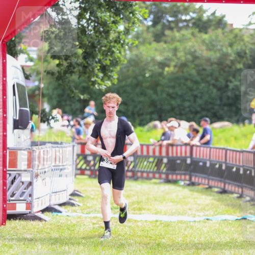 21.06.2026 - 29. Vierlanden-Triathlon Andreas Tolksdorf http://msf.ph/oto/9915018 21.06.2026 11:32:50 Ziel 458 meine-sportfotos.de