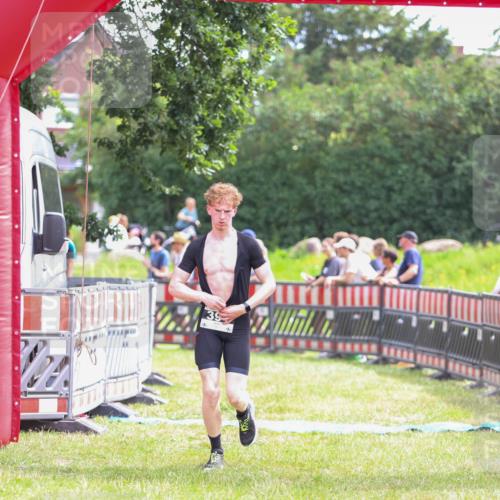 21.06.2026 - 29. Vierlanden-Triathlon Andreas Tolksdorf http://msf.ph/oto/9915019 21.06.2026 11:32:50 Ziel 458 meine-sportfotos.de