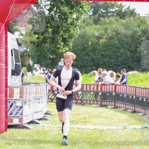 21.06.2026 - 29. Vierlanden-Triathlon Andreas Tolksdorf http://msf.ph/oto/9915022 21.06.2026 11:32:50 Ziel 458 meine-sportfotos.de