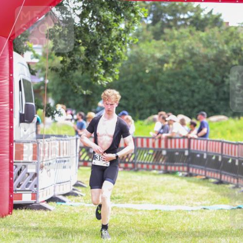 21.06.2026 - 29. Vierlanden-Triathlon Andreas Tolksdorf http://msf.ph/oto/9915023 21.06.2026 11:32:50 Ziel 458 meine-sportfotos.de
