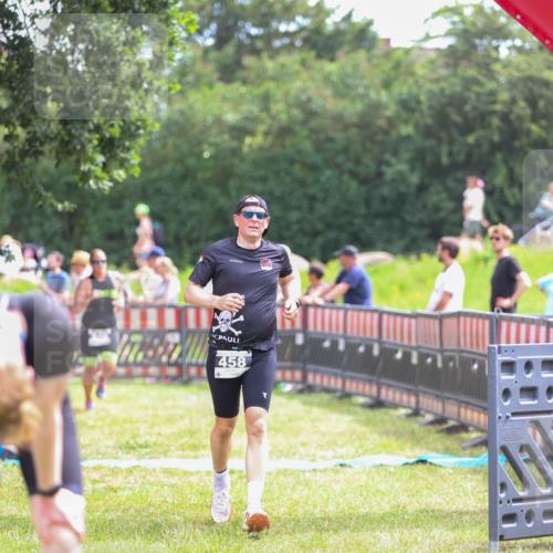21.06.2026 - 29. Vierlanden-Triathlon Andreas Tolksdorf http://msf.ph/oto/9915025 21.06.2026 11:32:58 Ziel 325, 458, 549 meine-sportfotos.de